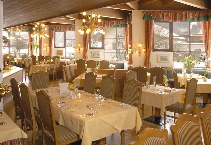 Отель Happy Stubai 4*