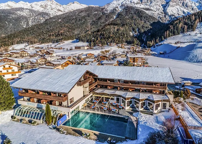 Отель Happy Stubai 4*