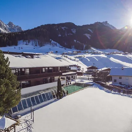 Happy Stubai