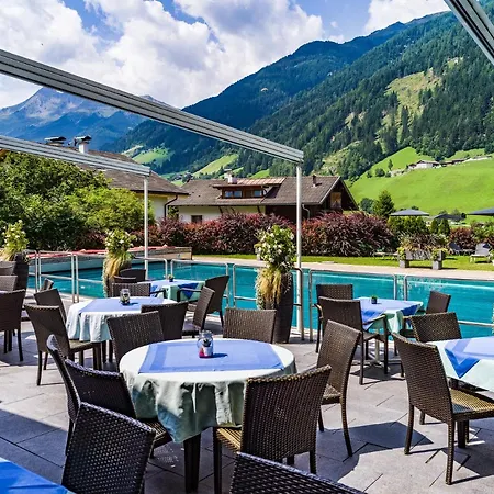 Happy Stubai Hotell 4*